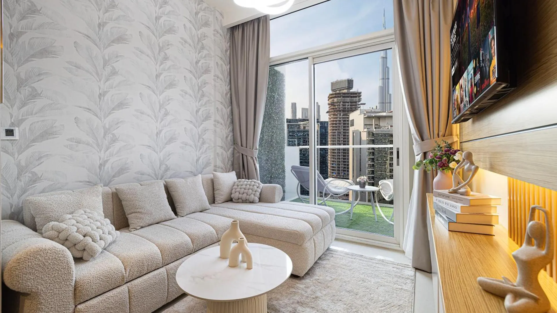 Burj Khalifa View 1 Bedroom Apartment With Balcony For Up To 4 Person Dubai 0*,