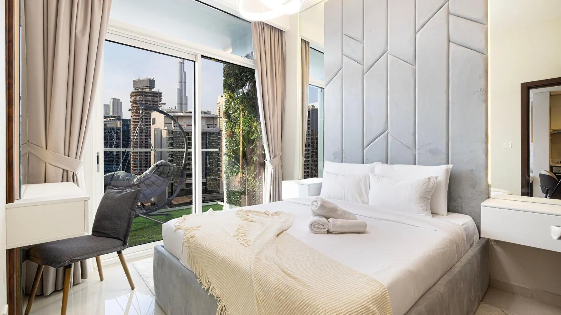 Burj Khalifa View 1 Bedroom Apartment With Balcony For Up To 4 Person Dubai