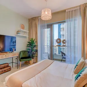 شقة Durrani Homes - Luxurious Near Mall With Pool View, دبي